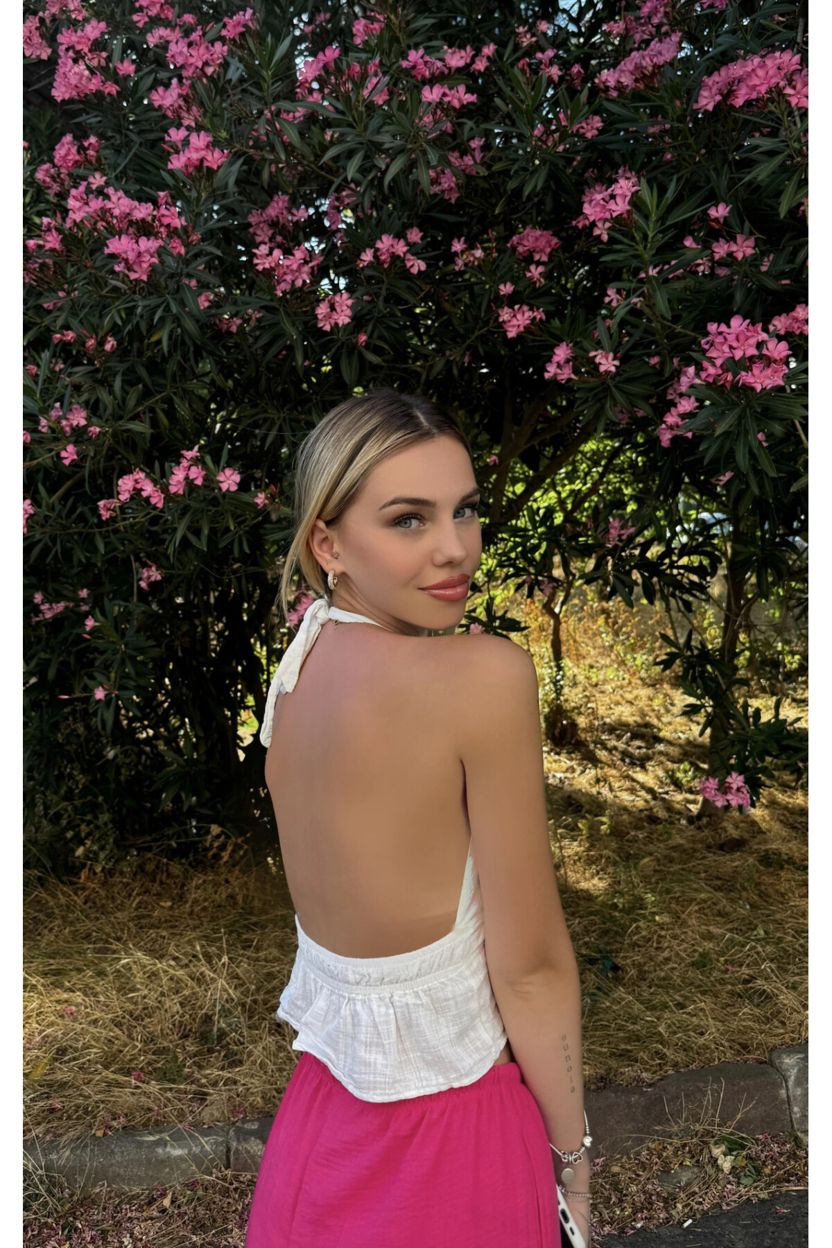 Kadın Beyaz Boyundan Bağlamalı Sırtı Açık Keten Büstiyer (ZCK108)