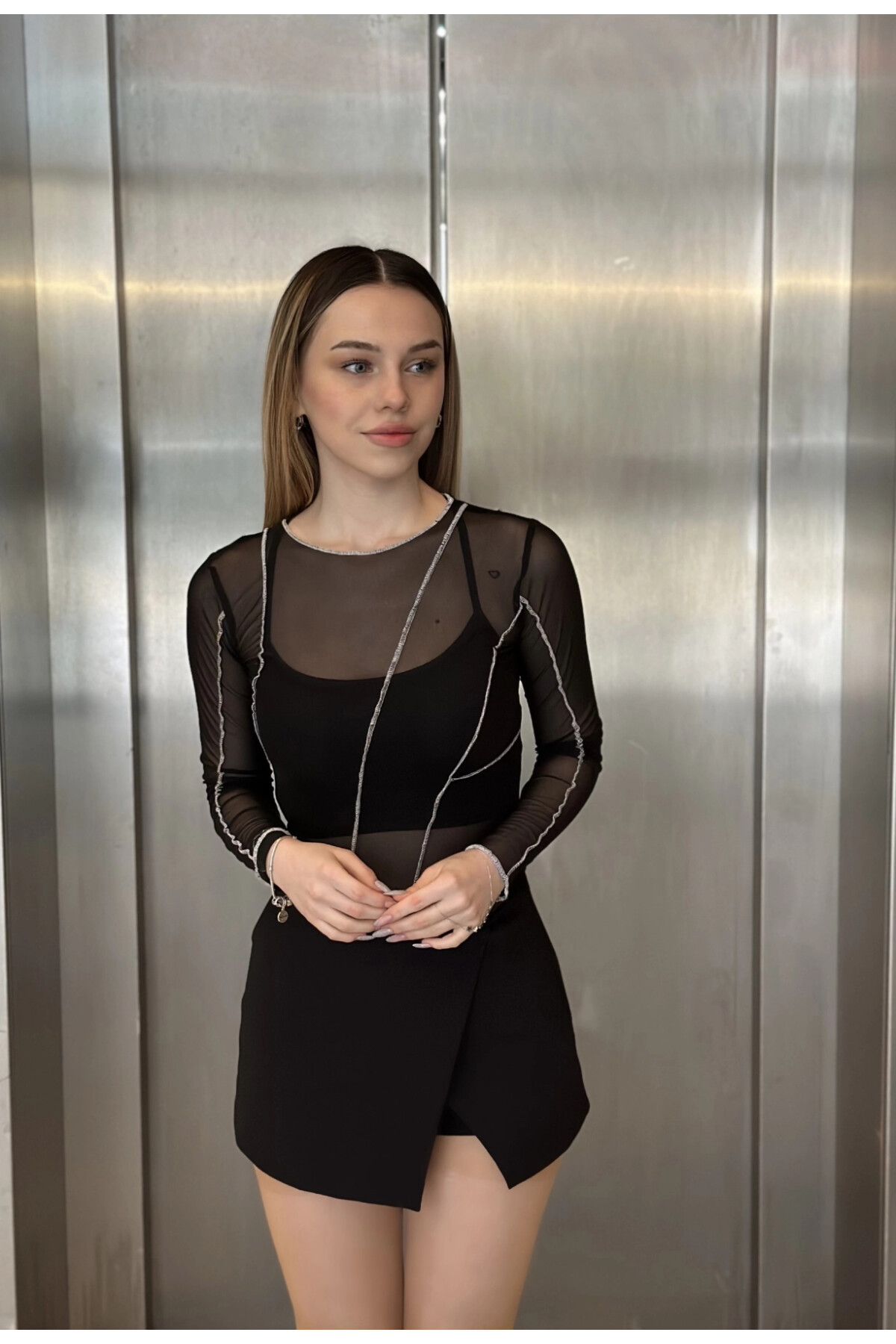 Kadın Beyaz Dikiş Detaylı Transparan Tül Yılbaşına Özel Bluz (zck0589)