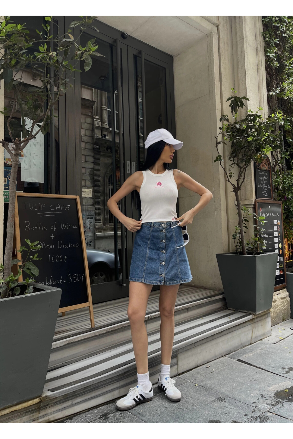 Kadın Beyaz Halter Yaka Önü Nakışlı Crop Body (ZCK0095)