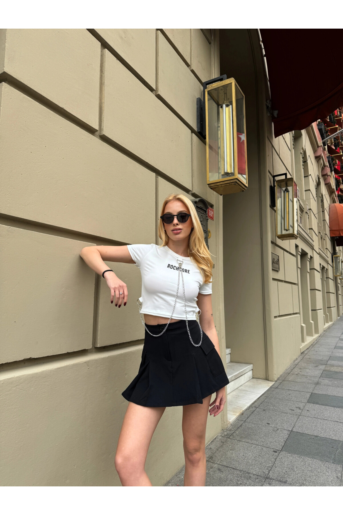 Kadın Beyaz Önü Zincirli Crop T-Shirt (zck0791)