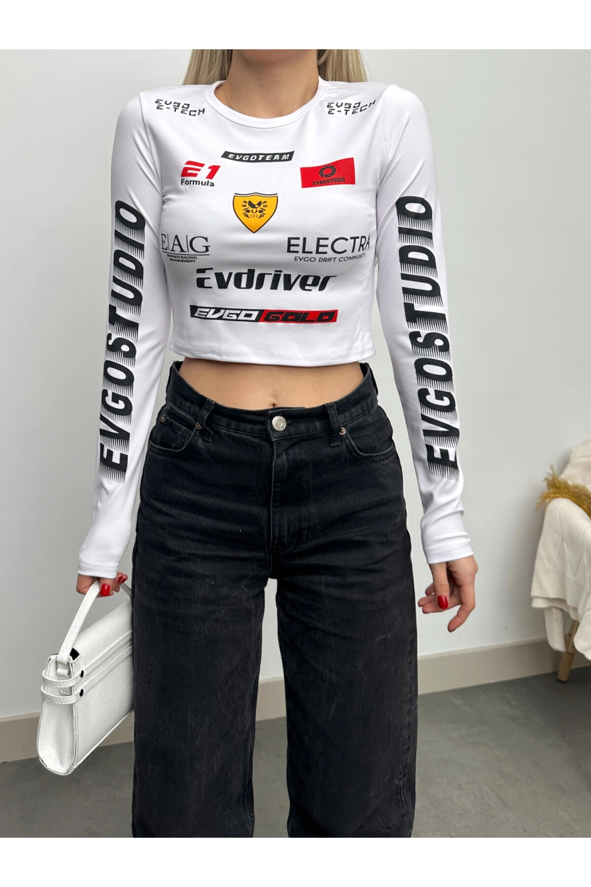 Kadın Beyaz Yarış Bakılı Uzun Kol Crop T-Shirt (zck0768)