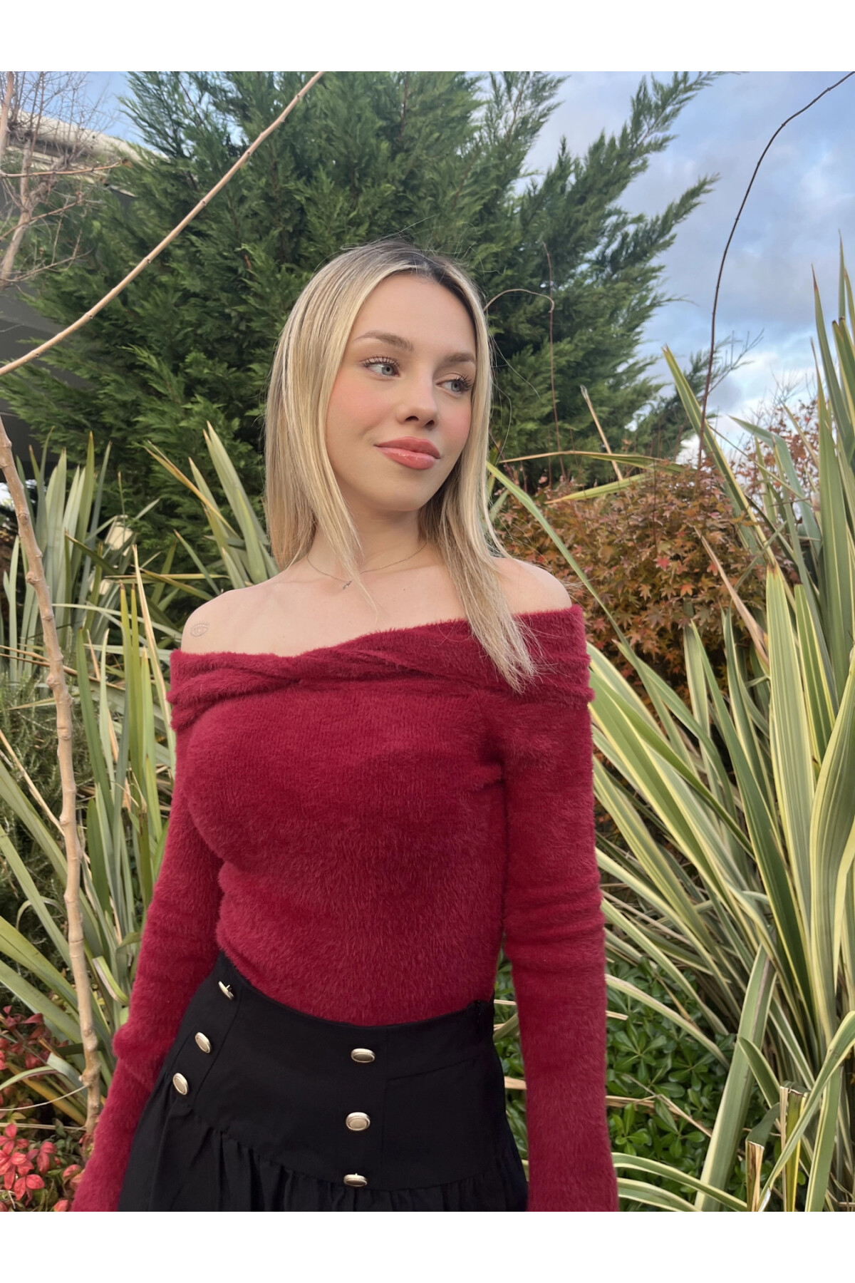 Kadın Bordo Açık Omuz Peluş Kazak (ZCKTY041)