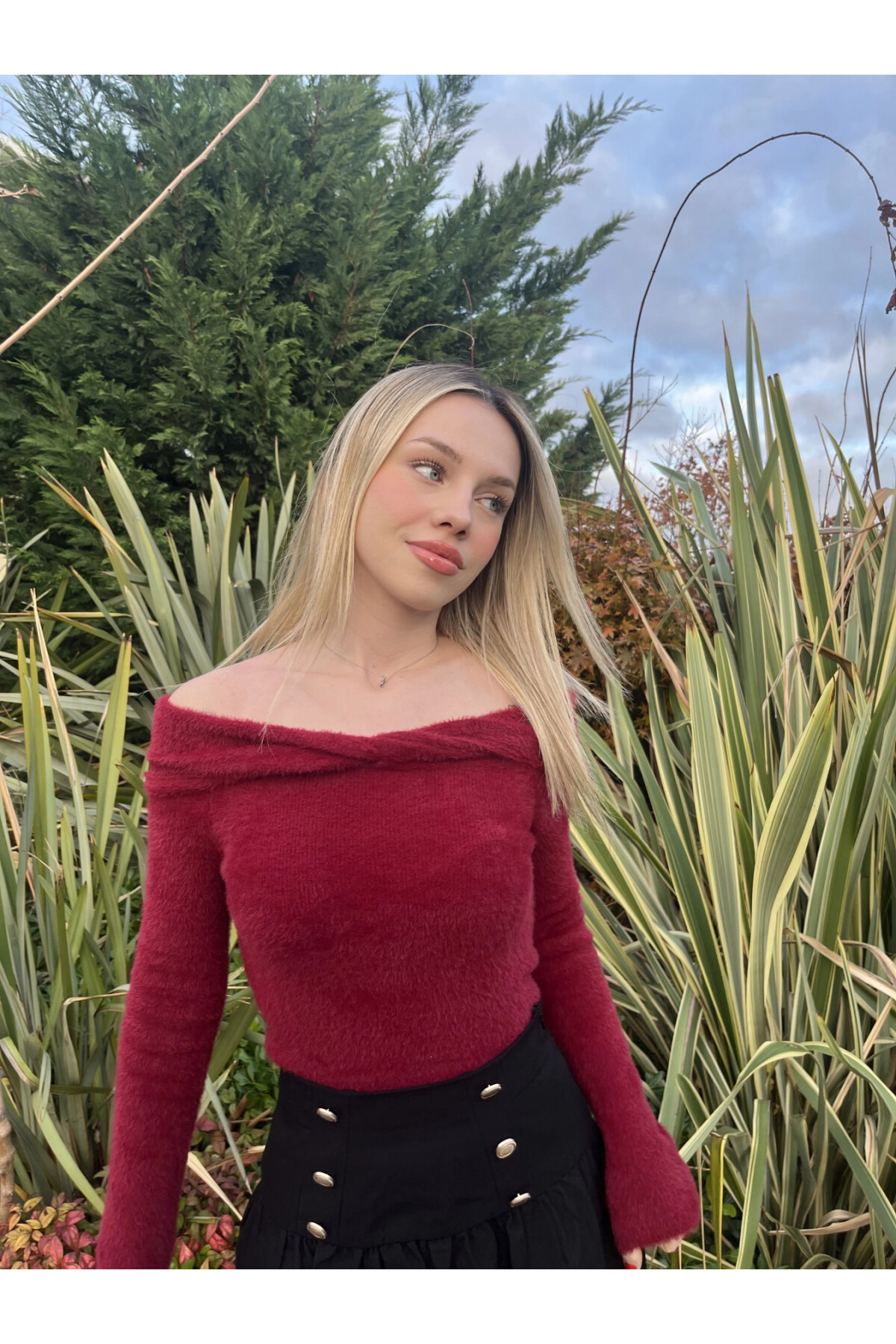 Kadın Bordo Açık Omuz Peluş Kazak (ZCKTY041)