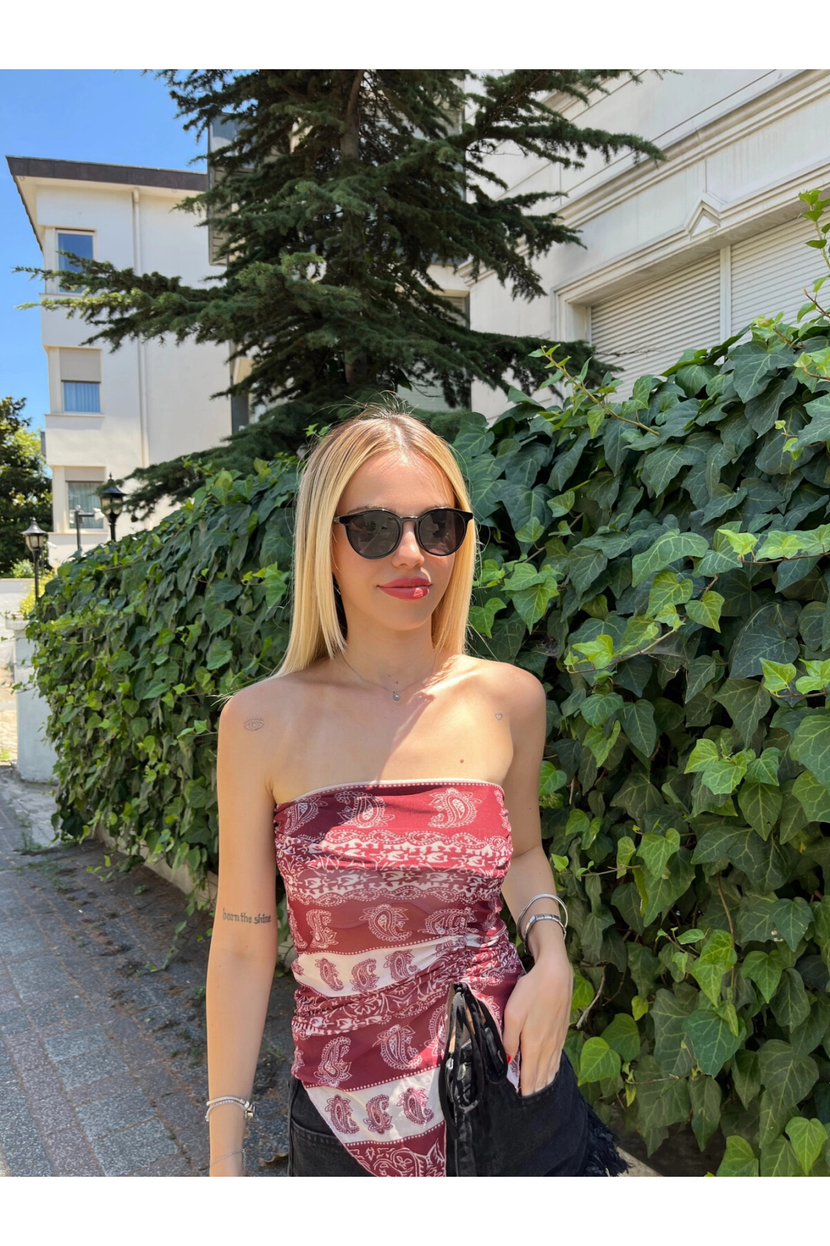 Kadın Kırmızı Transparan Straplez Tül Crop Bluz (ZCKSA320)