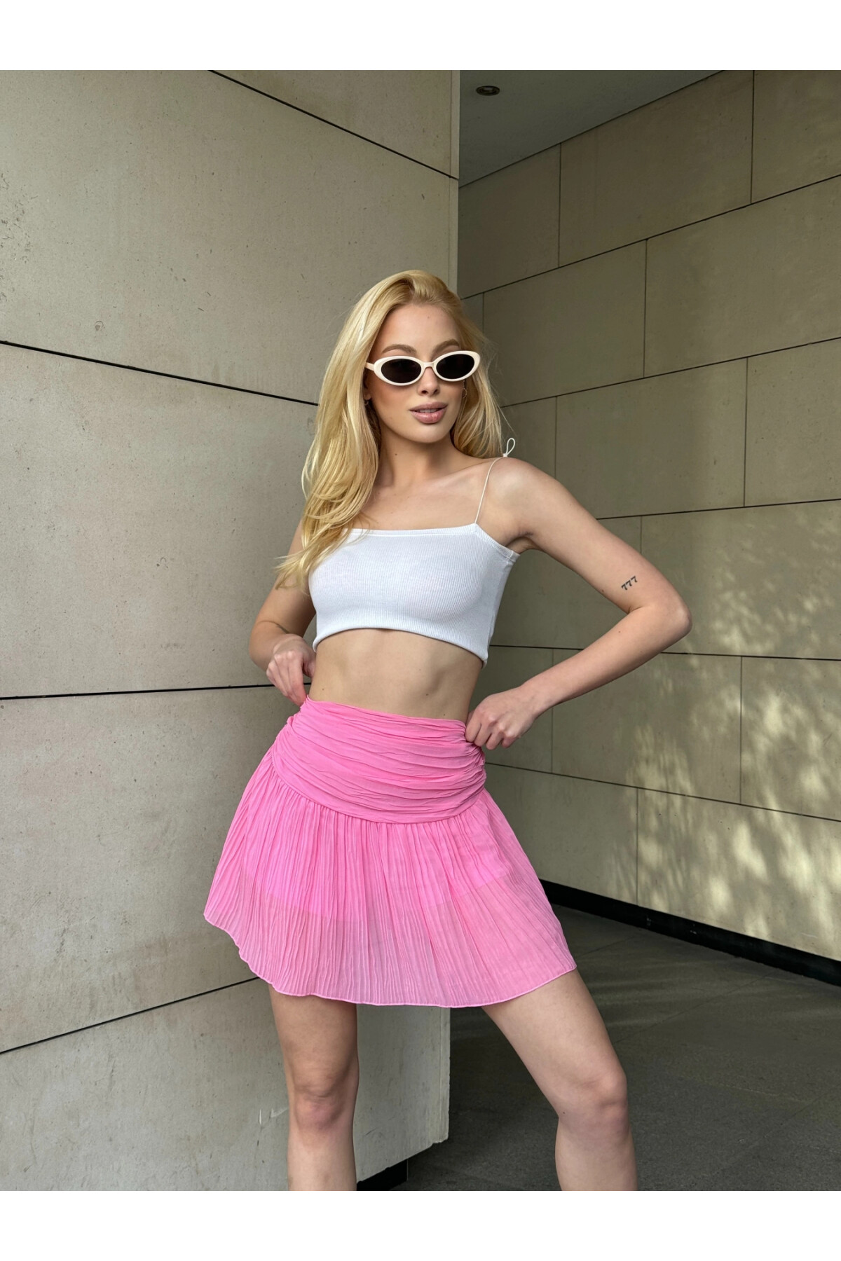 Kadın Pembe Piliseli Şort Etek (ZCK092)