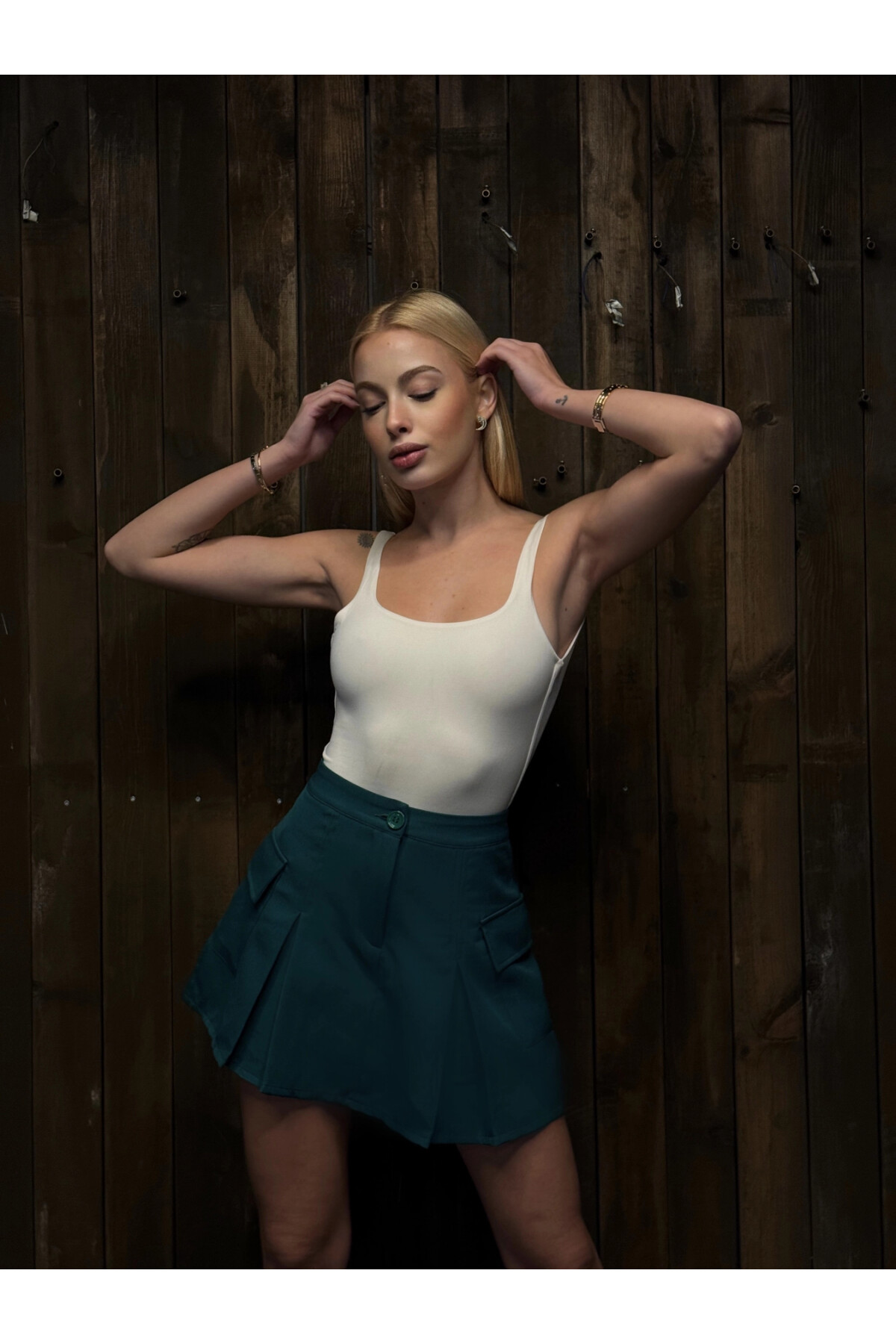 Kadın Petrol Yeşili Kargo Cepli Önü Pileli Mini Şortlu Etek (zck0741)