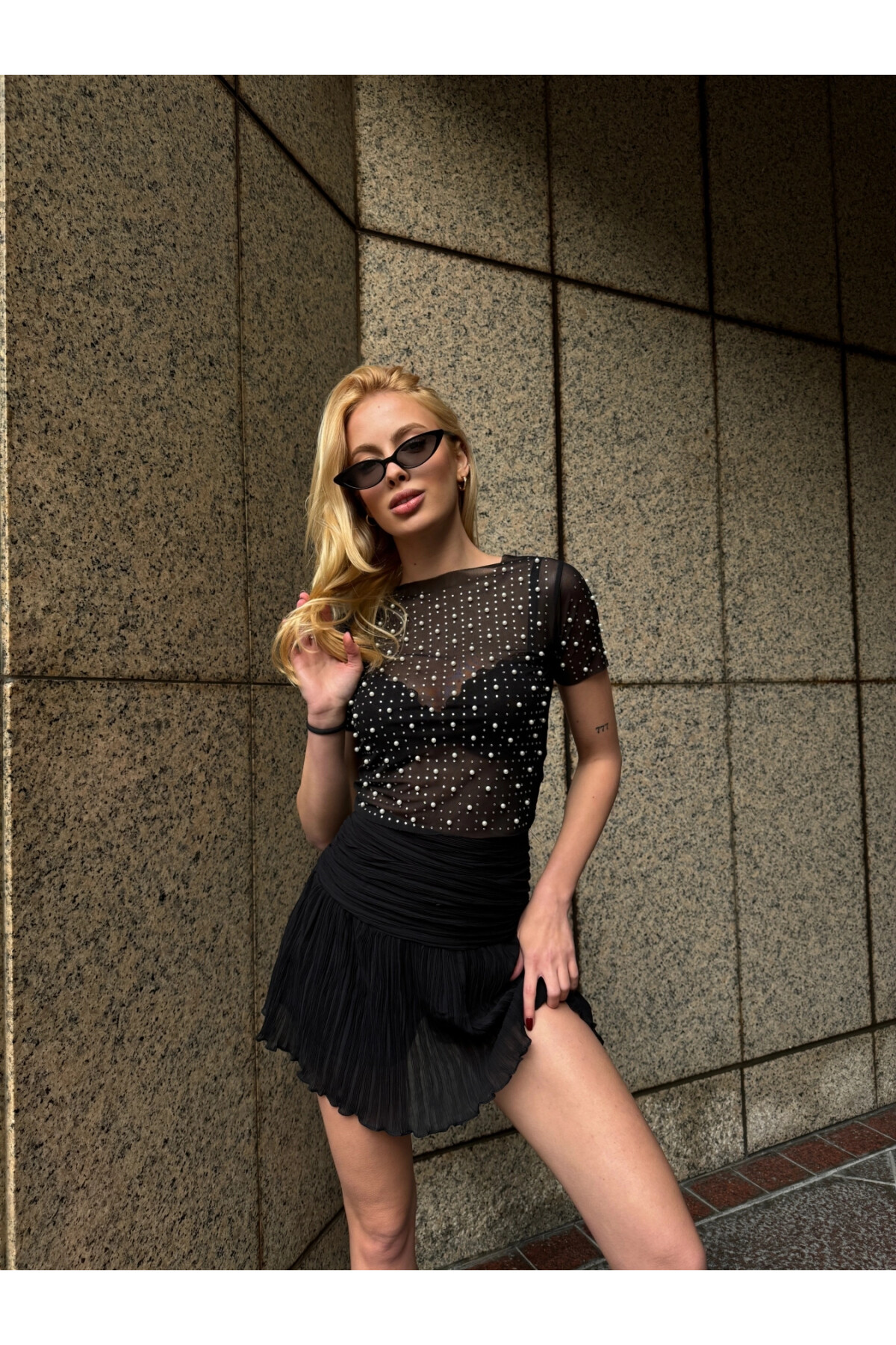 Kadın Siyah İnci Ve Detay Transparan Tül Kısa Kollu Crop Top Bluz (ZCK0965)