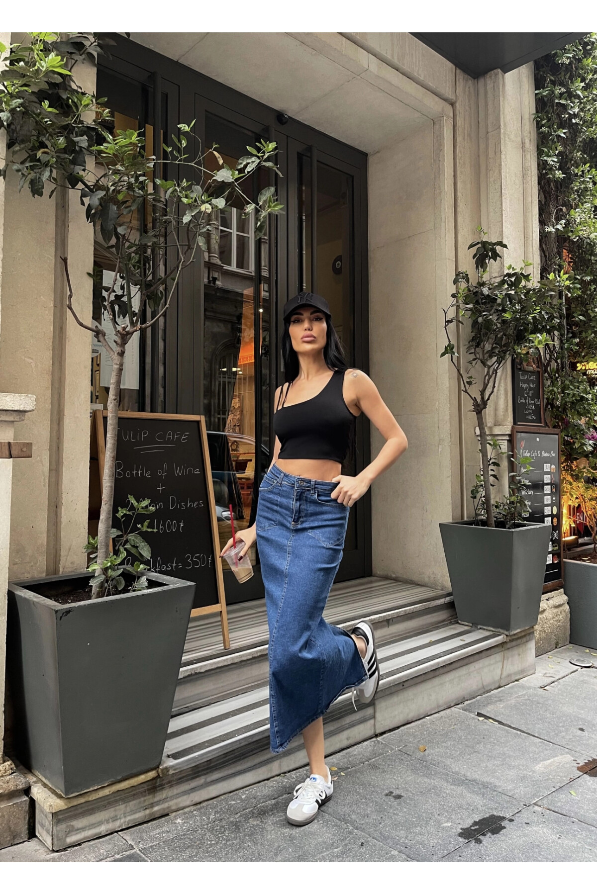 Kadın Siyah Tek Kol Askılı Crop Bluz (ZCKSS101)