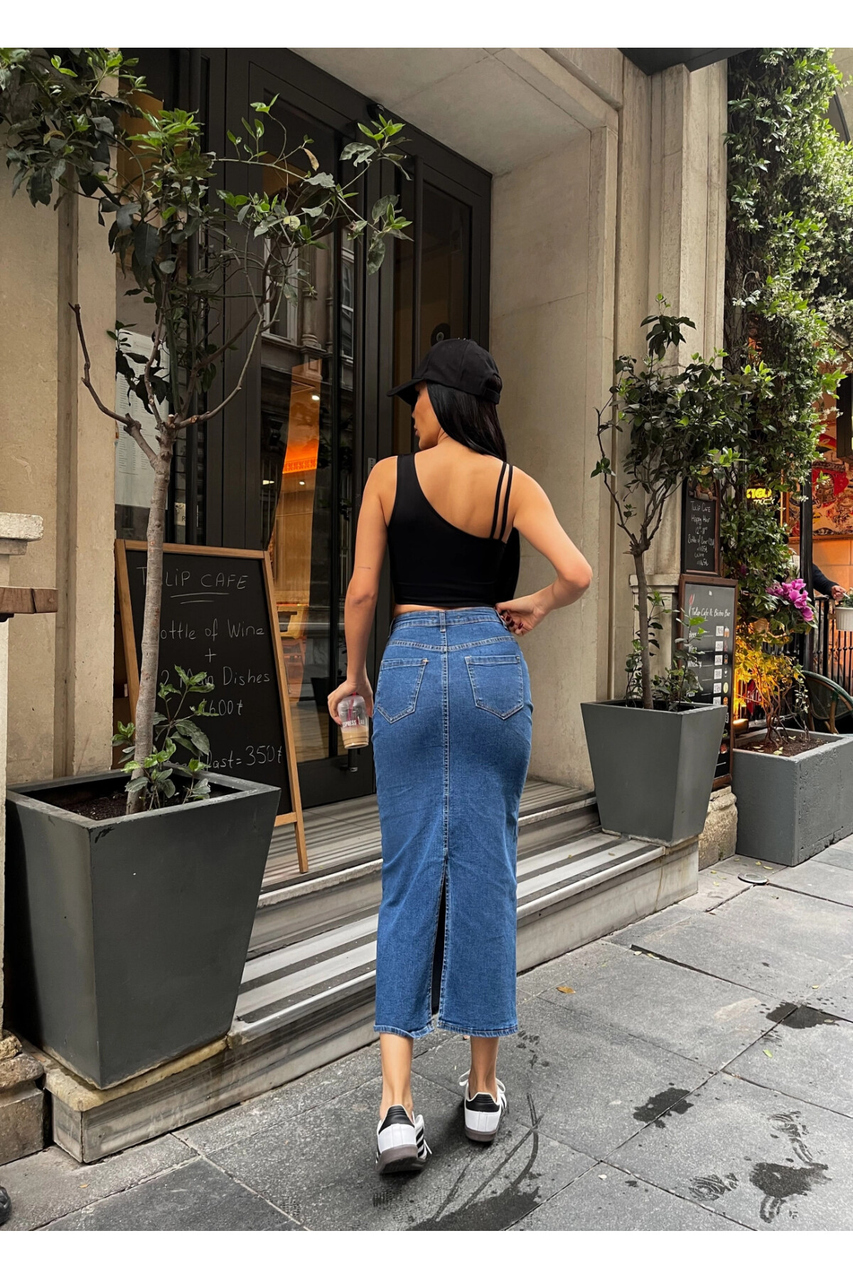 Kadın Siyah Tek Kol Askılı Crop Bluz (ZCKSS101)