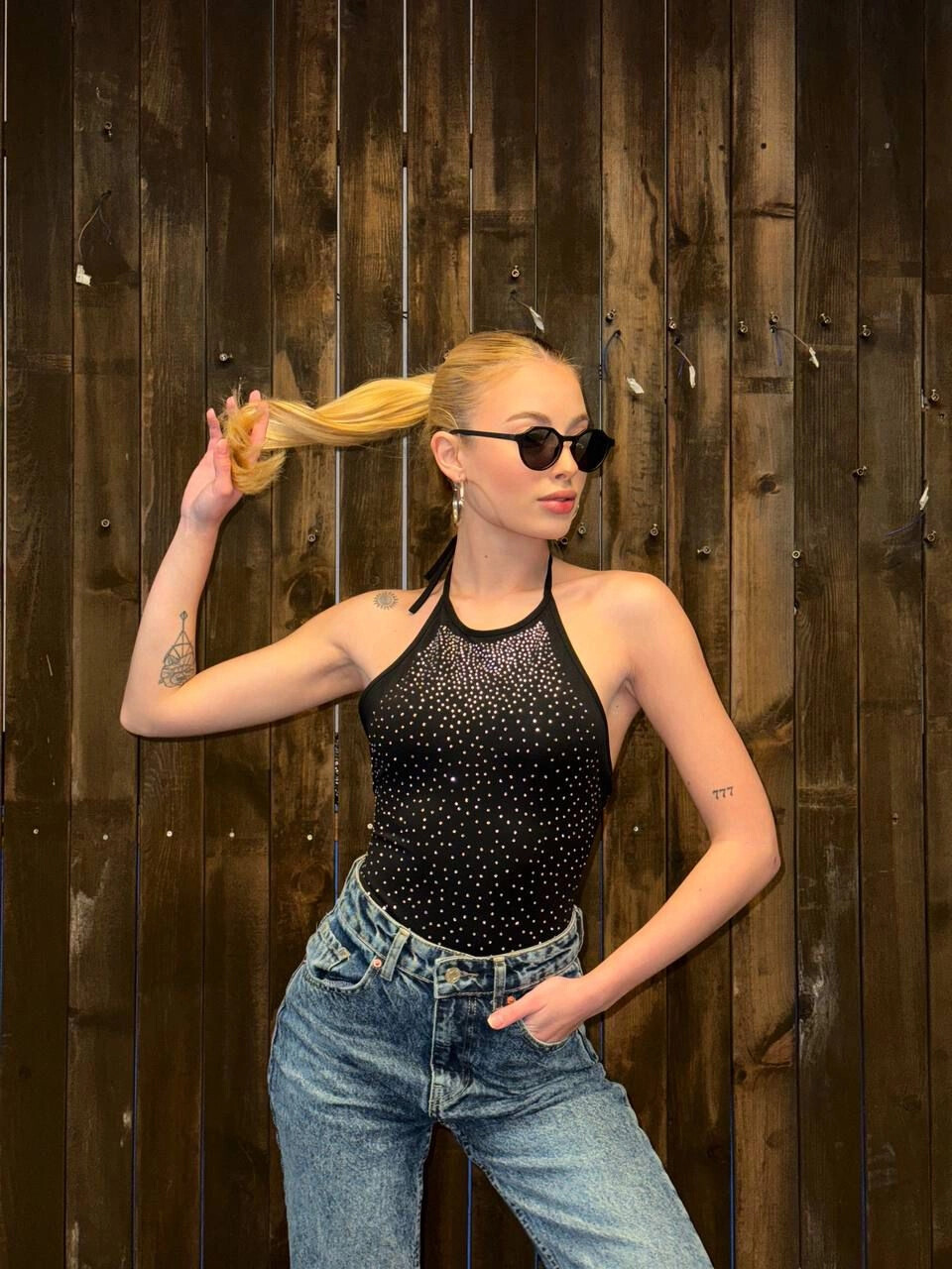 Kadın Siyah Yılbaşına Özel Taşlı Boyundan Bağlamalı Bodysuit (ZCKSS127)