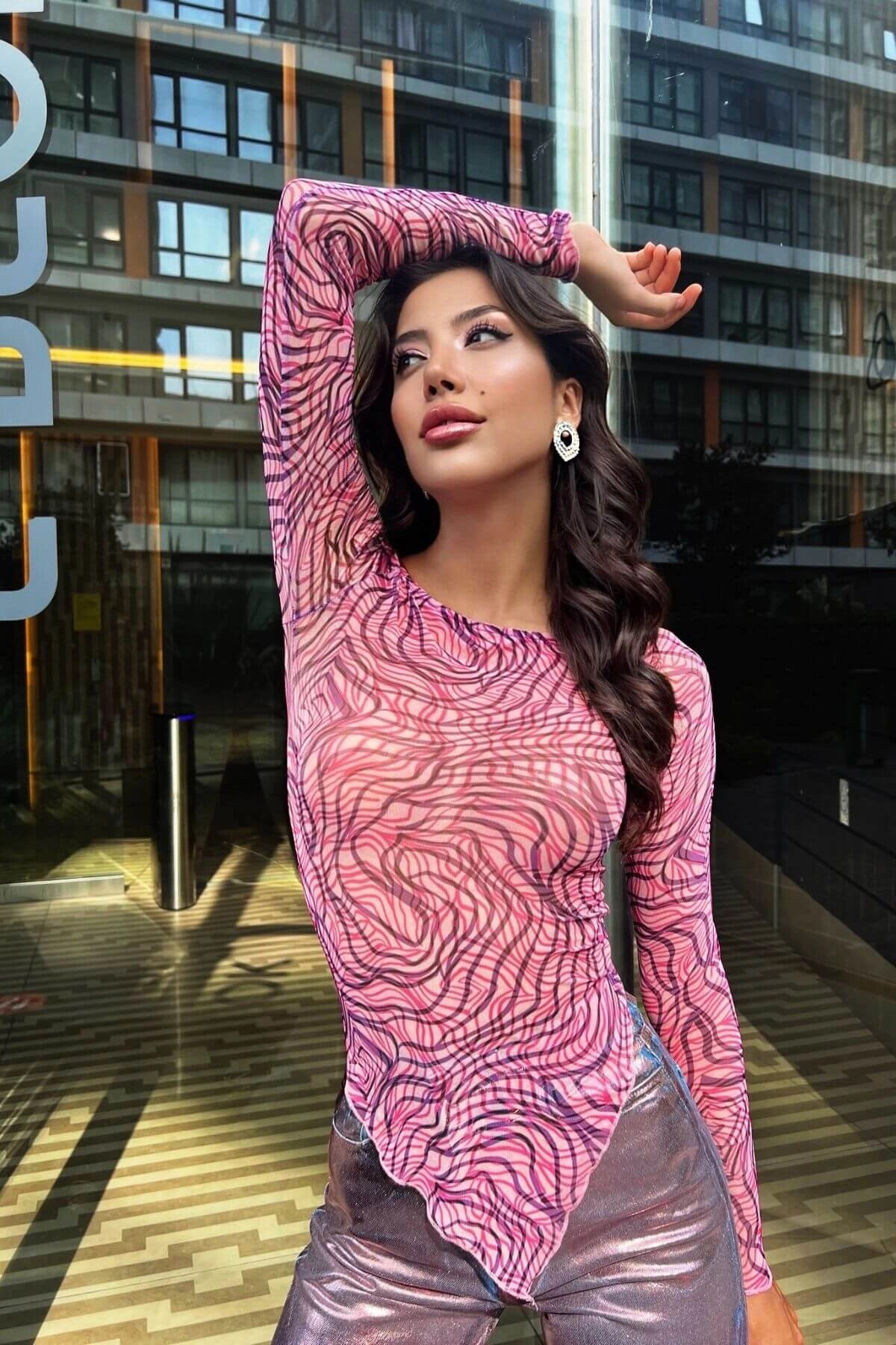 Kadın Çok Renkli Baskılı Uzun Kollu Asimetrik Kesim Transparan Tül Bluz (zck0705)