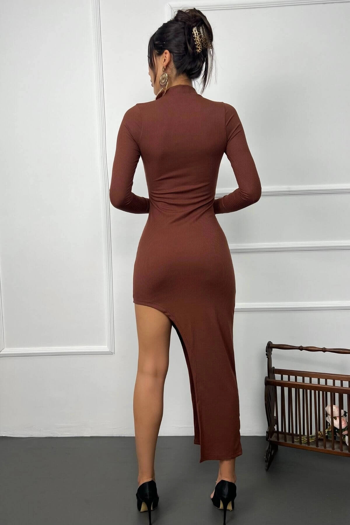 Kadın Kahverengi Uzun Kol Derin Yırtmaçlı Yarım Balıkçı Elbise (zck0720)