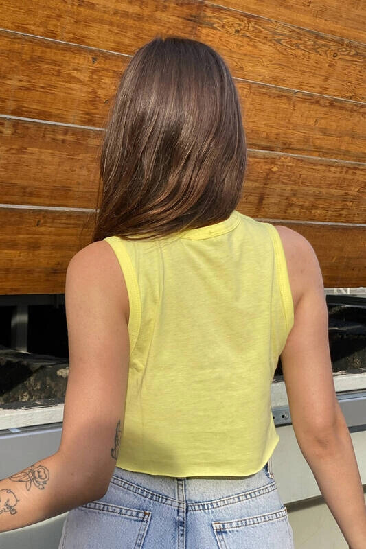 Kadın Sarı Baskılı Kolsuz Kısa Crop Tişört (zck0497)