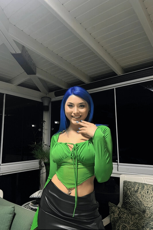 Kadın Zümrüt Yeşili Asimetrik Kesim Crop Tül Bluz (zck0569)