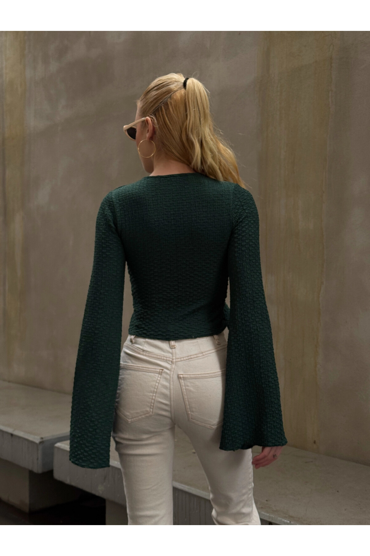 Kadın Zümrüt Yeşili İspanyol Kol V Yaka Düğüm Detaylı Crop (ZCKSA353)