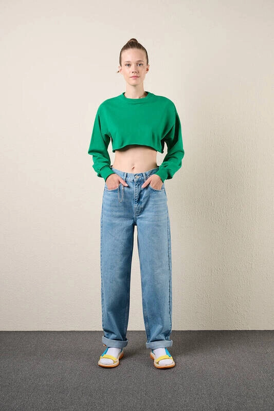 Kadın Zümrüt Yeşili Kısa Crop Sweat (zck0323)