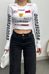 Kadın Beyaz Yarış Bakılı Uzun Kol Crop T-Shirt (zck0768)