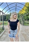 Kadın Siyah Madonna Yaka Yandan Büzme Detaylı Crop (ZCKSS135)